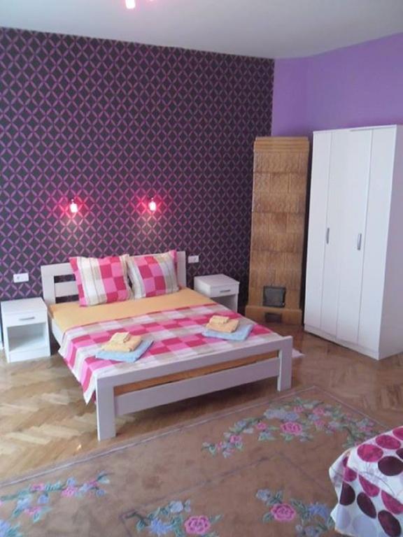 نوفي ساد Family Top Rooms Bela Lada Sobe المظهر الخارجي الصورة