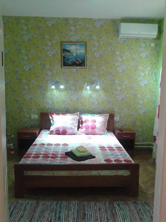 نوفي ساد Family Top Rooms Bela Lada Sobe الغرفة الصورة