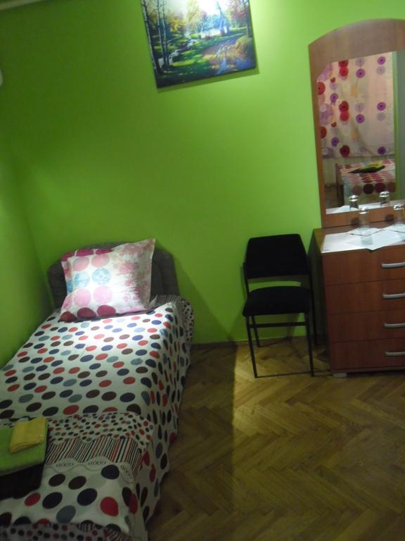 نوفي ساد Family Top Rooms Bela Lada Sobe الغرفة الصورة